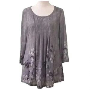 Timeson Women's Gray Poly/Spandex Floral Relaxed Fit Top NEW